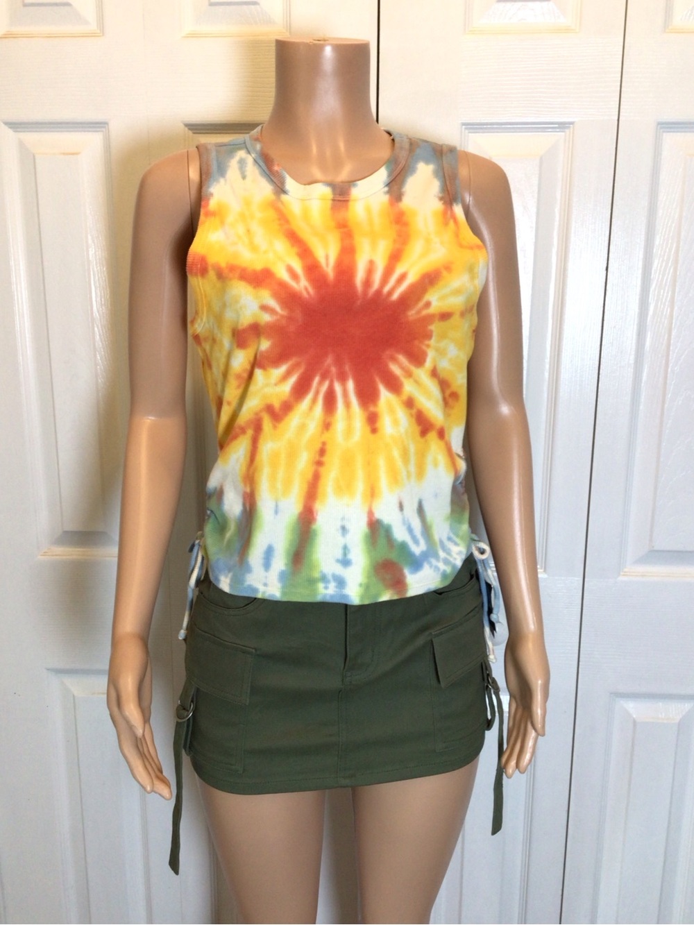 NWOT No Boundaries Juniors Tie Dye Ribbed Tank Top Side Tie Drawstring Medium - Picture 4 of 8